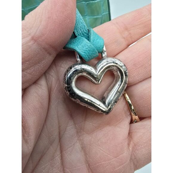 VTG Brighton Crocodile Embossed Faux Leather Shoulder Bag Heart Charm & Silver T - Picture 4 of 11